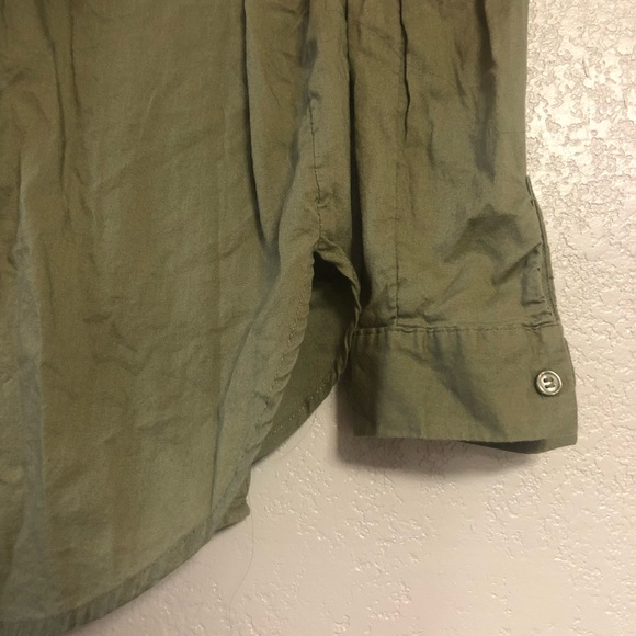 Forever 21 Olive Green Long-Sleeve Collared Button-Down Shirt (Small) - Picture 4 of 6